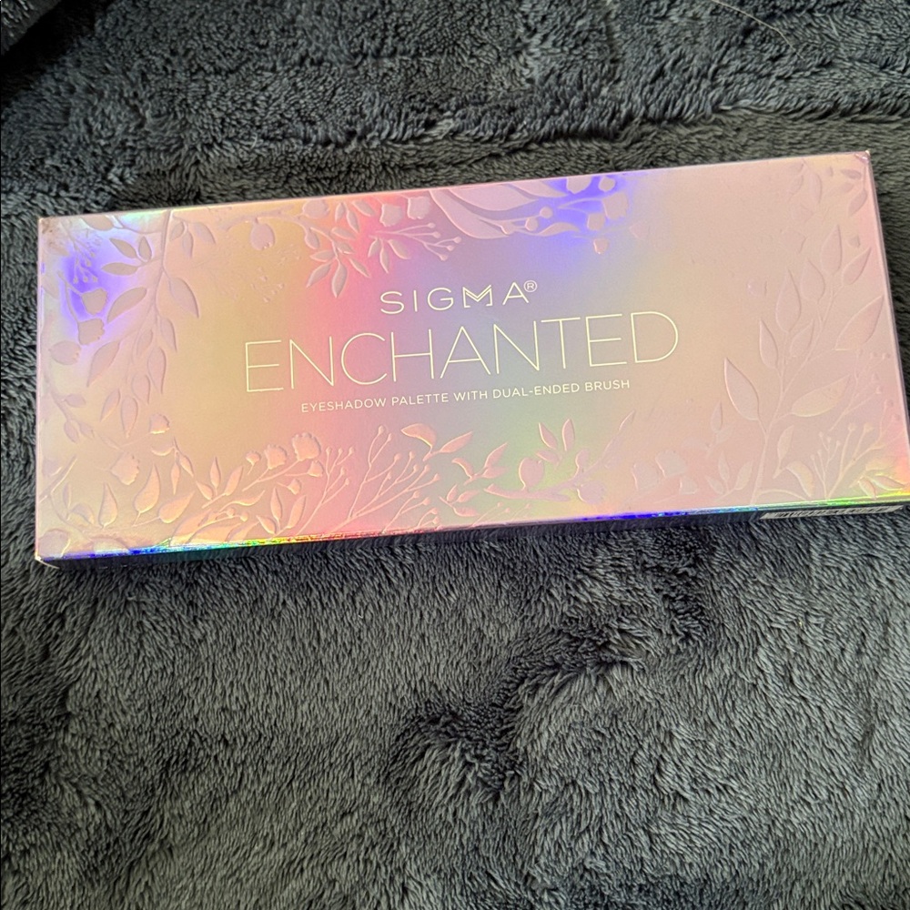 Sigma Beauty Enchanted Palette with Holographic Finish